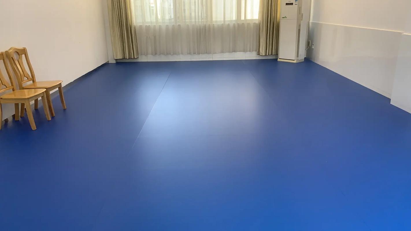 幼兒園塑膠地板源頭工廠,精益求精,滿意服務(wù),擁有市場(chǎng)同一產(chǎn)品